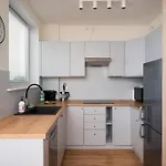 Metro Stoklosy Comfort By Bookinghost Apartman *