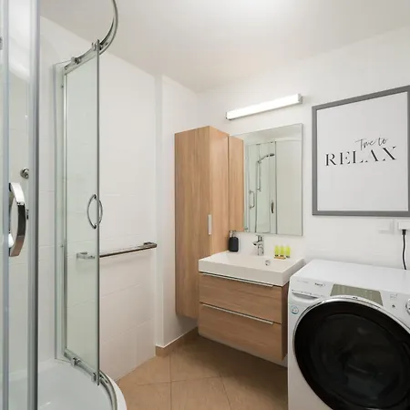 Metro Stoklosy Comfort By Bookinghost Warschau