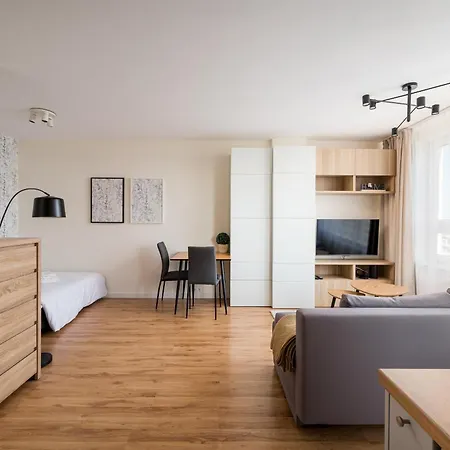 Metro Stoklosy Comfort By Bookinghost Apartment Warschau
