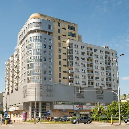 Apartment Metro Stoklosy Comfort By Bookinghost