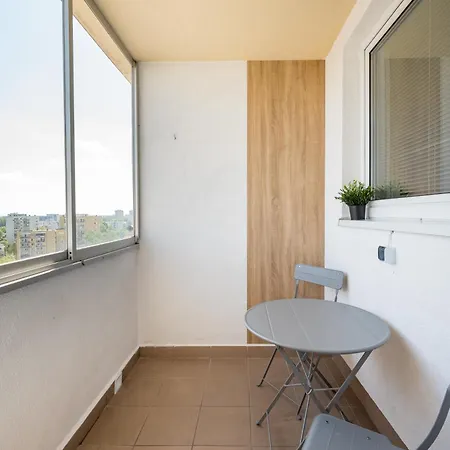 Metro Stoklosy Comfort By Bookinghost Apartmán